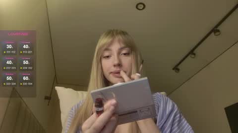 Luna online show from April 2026 01:03:01 AM