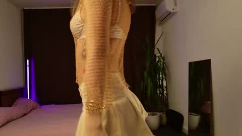 lunalike online show from October 2025 05:13:02 PM