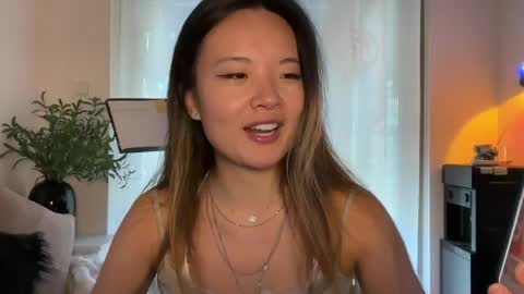 Snapshot of lunalovesuuuuu chatting on March 2026 04:51:01 AM Luna online show from March 2026 04:51:01 AM