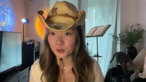 Snapshot of lunalovesuuuuu chatting on July 2026 07:47:01 AM Luna online show from July 2026 07:47:01 AM
