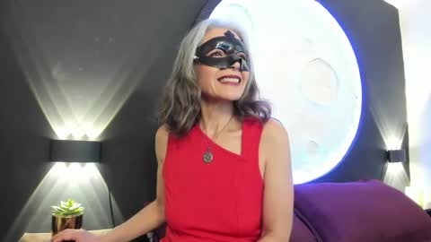 lunamisteriosa_ online show from November 2025 11:42:02 AM