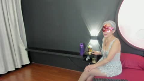Snapshot of lunamisteriosa_ chatting on June 2026 12:03:01 PM lunamisteriosa_ online show from June 2026 12:03:01 PM