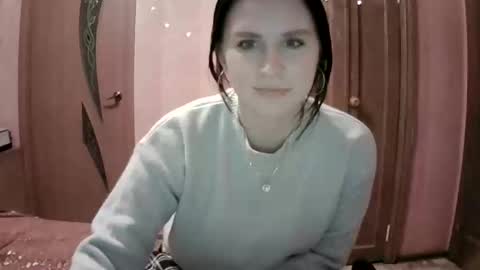 lunamystique_ online show from January 2025 11:46:01 PM