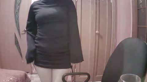 lunamystique_ online show from February 2025 11:02:02 PM