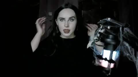 lunamystique_ online show from October 2025 08:24:02 PM