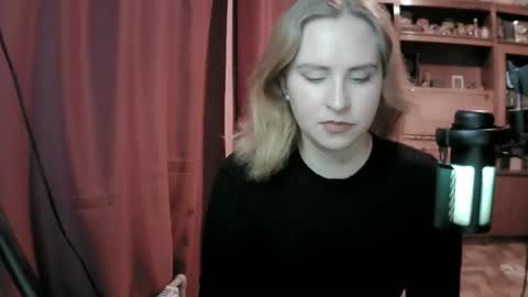 lunamystique_ online show from February 2026 08:14:02 PM