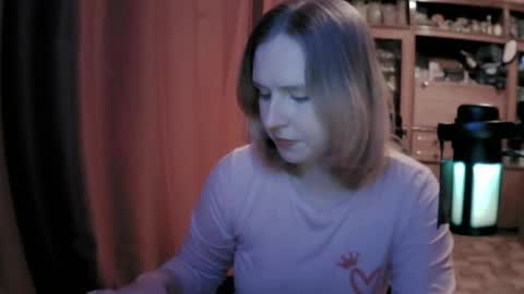 lunamystique_ online show from April 2026 02:43:02 PM