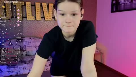 Luna online show from April 2026 12:08:02 PM