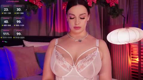 Luna  next streams Mon Fri Sat Sun 8pm-5am gmt0 online show from December 2024 12:50:01 AM