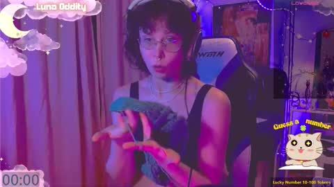 Luna online show from October 2025 08:32:01 PM