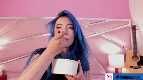 Snapshot of lunapagee chatting on February 2025 02:24:01 PM Luna Page online show from February 2025 02:24:01 PM