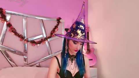 Snapshot of lunapagee chatting on October 2025 08:31:01 PM Luna Page online show from October 2025 08:31:01 PM