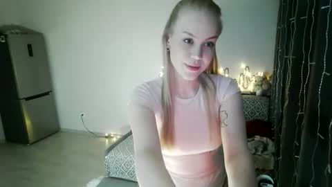 lunapeony online show from February 2026 02:28:01 PM