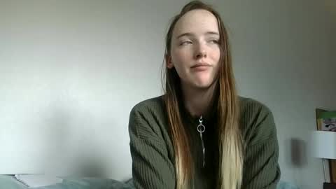 lunapixie2020 online show from September 2025 07:25:01 PM