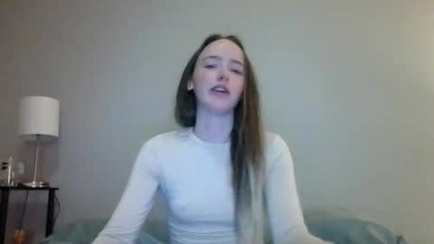 lunapixie2020 online show from September 2025 12:34:01 AM