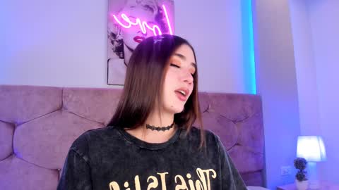 Luna  online show from December 2024 06:40:01 PM