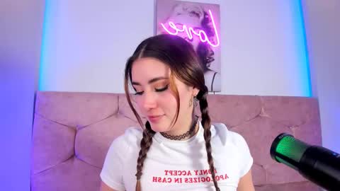 Luna  online show from February 2025 06:57:02 PM