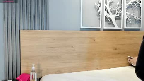 Luna  online show from November 2025 05:08:01 PM