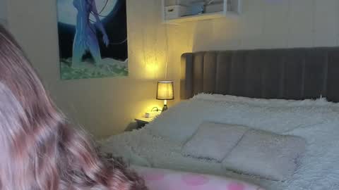 Sofia online show from February 2025 06:20:01 PM