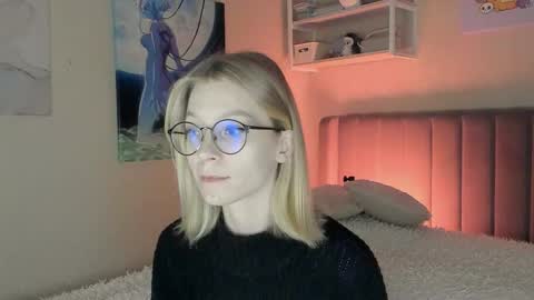 Sofia online show from November 2025 01:01:02 PM