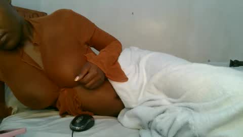 lunargoddess45 online show from November 2025 02:00:02 AM