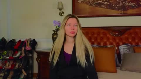 Luna Rishi online show from February 2026 07:06:01 AM