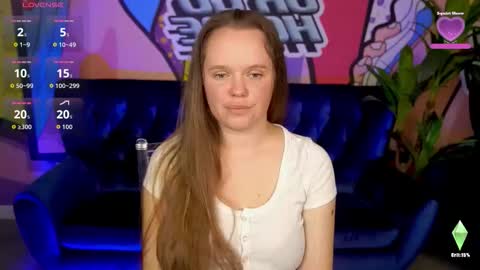 lunaroyale online show from October 2025 01:34:02 PM