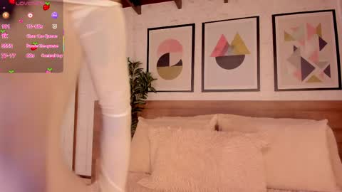 Luna Ruso  online show from April 2026 07:30:02 PM