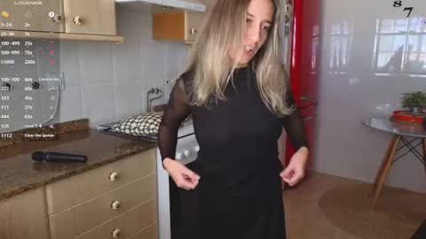 Snapshot of lunary_mix chatting on March 2025 12:30:02 PM  Luna online show from March 2025 12:30:02 PM