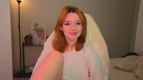 Snapshot of lunatale chatting on April 2026 09:59:01 AM Kate online show from April 2026 09:59:01 AM