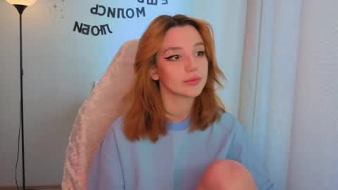 Snapshot of lunatale chatting on May 2026 09:58:02 AM Kate online show from May 2026 09:58:02 AM
