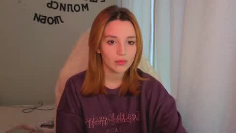 Snapshot of lunatale chatting on May 2026 10:12:02 AM Kate online show from May 2026 10:12:02 AM