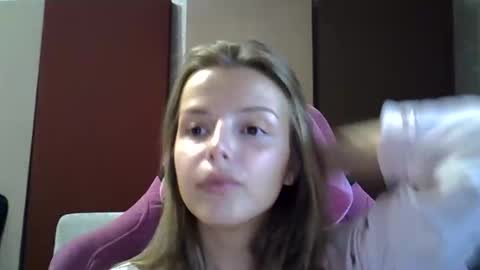 Luna  online show from September 2025 06:24:02 PM