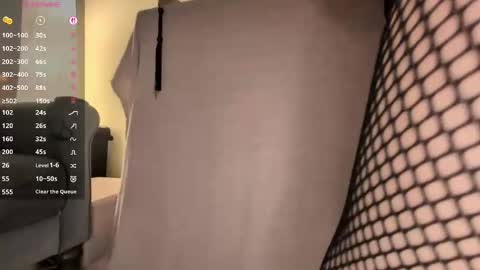 Snapshot of lunaveil_ chatting on May 2026 09:55:01 PM Lunaveil online show from May 2026 09:55:01 PM