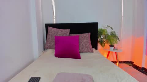 lunavelvet7 online show from November 2025 03:00:02 PM