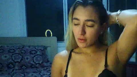 Snapshot of lunavelvvet chatting on August 2026 01:04:02 AM lunavelvvet online show from August 2026 01:04:02 AM