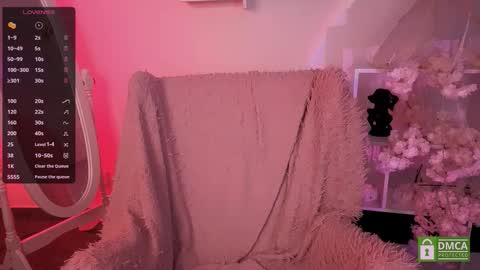 Luna online show from September 2025 08:03:01 PM