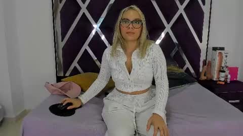lunaviceht online show from June 2026 12:17:01 PM