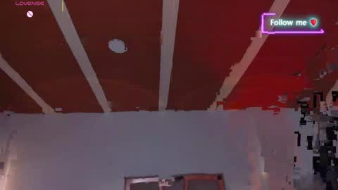Snapshot of lunna_roosee chatting on April 2026 05:03:01 AM LUNA ROSE online show from April 2026 05:03:01 AM