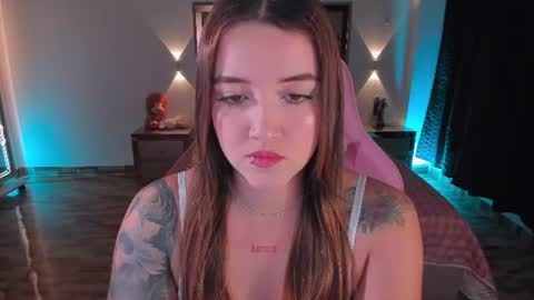 Snapshot of lunna_roosee chatting on June 2026 02:42:01 AM LUNA ROSE online show from June 2026 02:42:01 AM