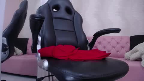 Snapshot of lunnadoll chatting on March 2025 09:05:02 AM Katty what ever do you want on my pv is for extra tokens minimi 250 tks ty u for understand online show from March 2025 09:05:02 AM