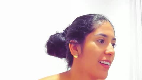     online show from November 2025 04:49:01 AM