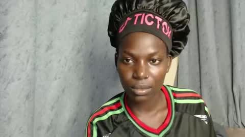 luo_queen online show from November 2025 07:51:02 PM