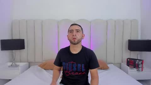 Snapshot of lushian_luna chatting on May 2026 04:15:01 PM Lushian And Luna online show from May 2026 04:15:01 PM