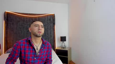 Snapshot of lushian_luna chatting on May 2026 04:50:01 PM Lushian And Luna online show from May 2026 04:50:01 PM