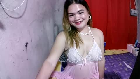 Snapshot of lusty_babe25 chatting on July 2026 03:58:02 PM Flora Mae online show from July 2026 03:58:02 PM