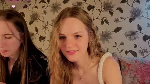 Aura online show from October 2025 08:29:01 PM