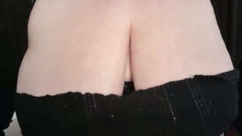 Snapshot of lustytits85 chatting on March 2026 01:14:02 PM lustytits85 online show from March 2026 01:14:02 PM