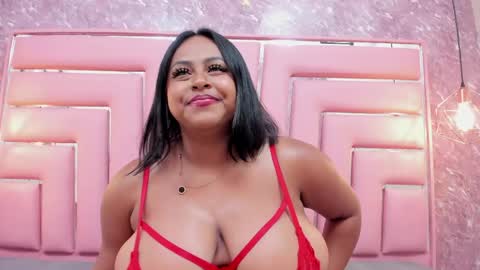 Snapshot of luu_adams chatting on May 2026 11:22:01 PM Luu online show from May 2026 11:22:01 PM