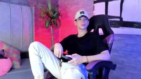 Snapshot of luuck_6 chatting on February 2026 07:17:01 AM luuck online show from February 2026 07:17:01 AM